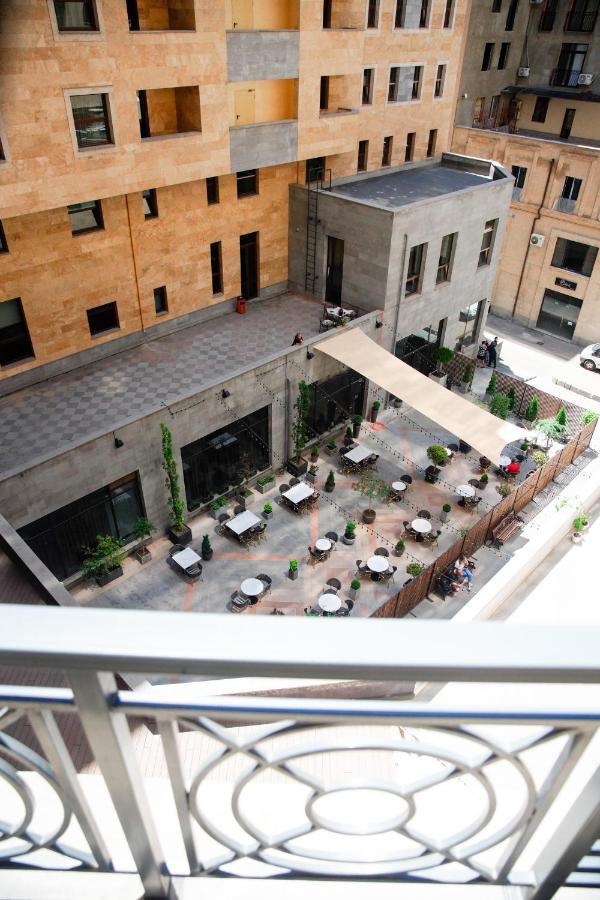 City Center Appartment At Buzand St. Ereván Exterior foto